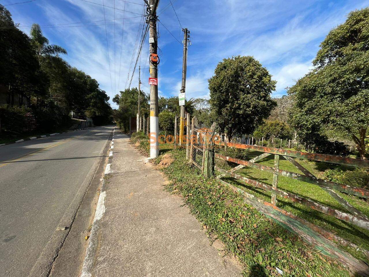 Terreno à venda no Aldeinha: 