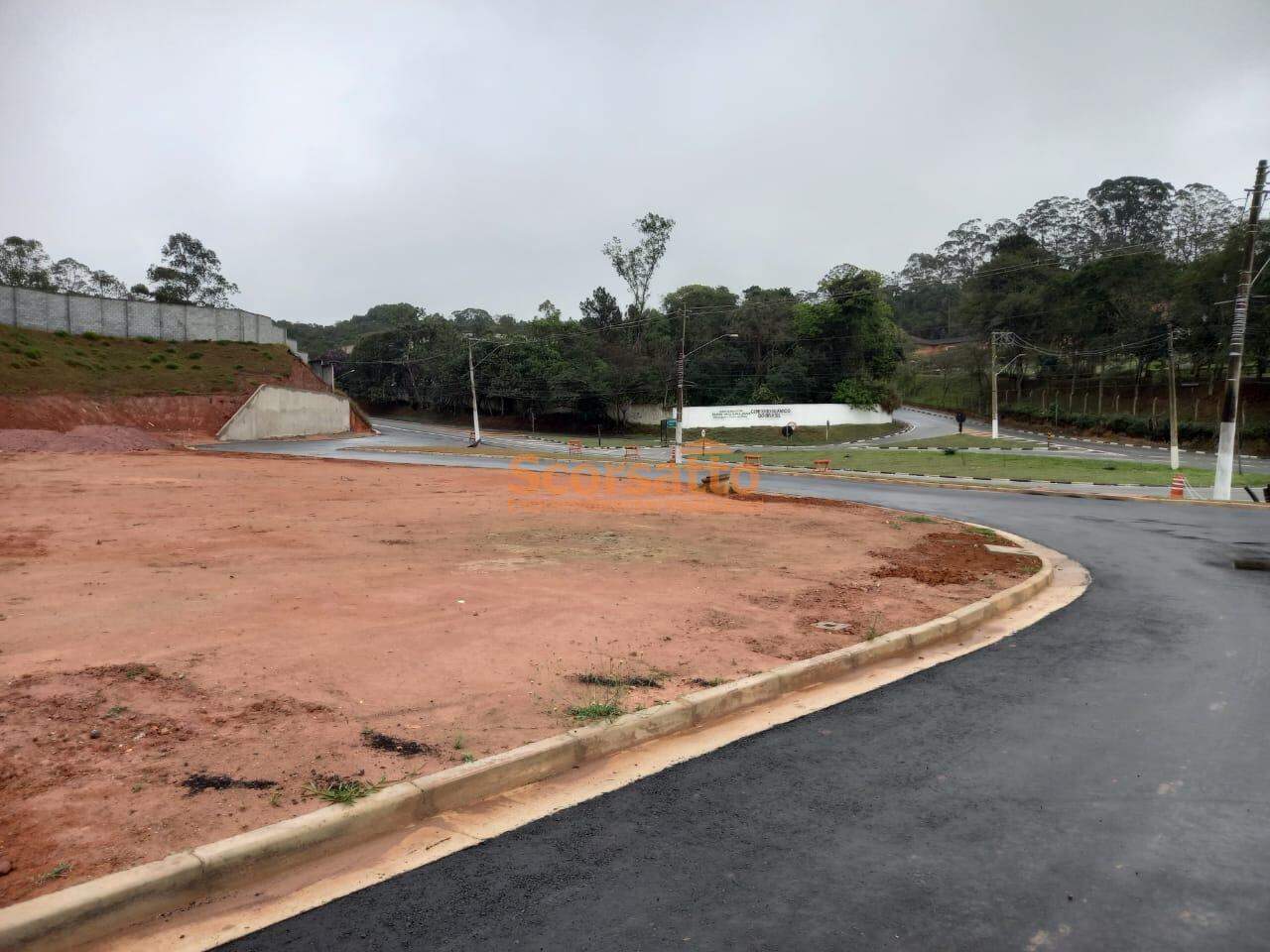 Terreno de Condomínio à venda no Riviera Verde: 