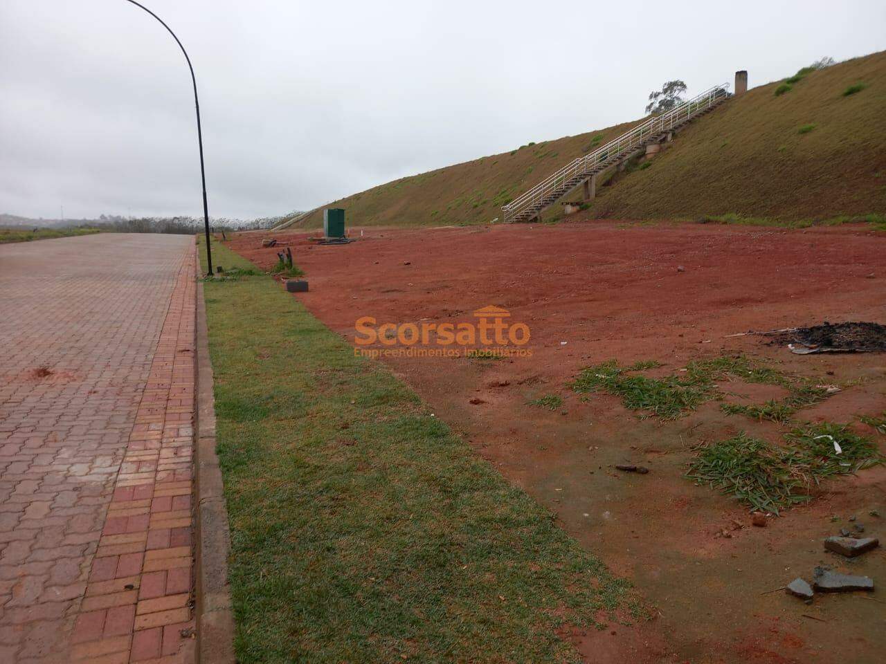 Terreno de Condomínio à venda no Riviera Verde: 