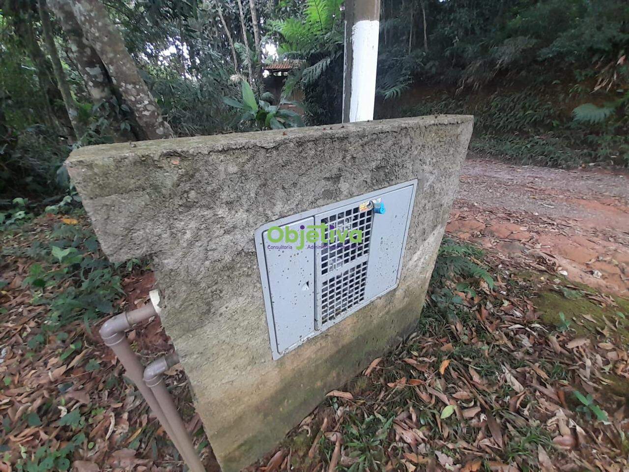 Terreno à venda no Parque Yara Cecy: 