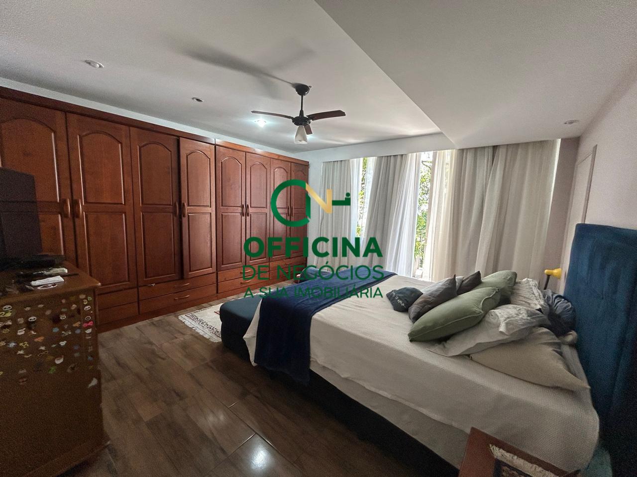 CASA ALTA à venda no ILHA PORCHAT: 