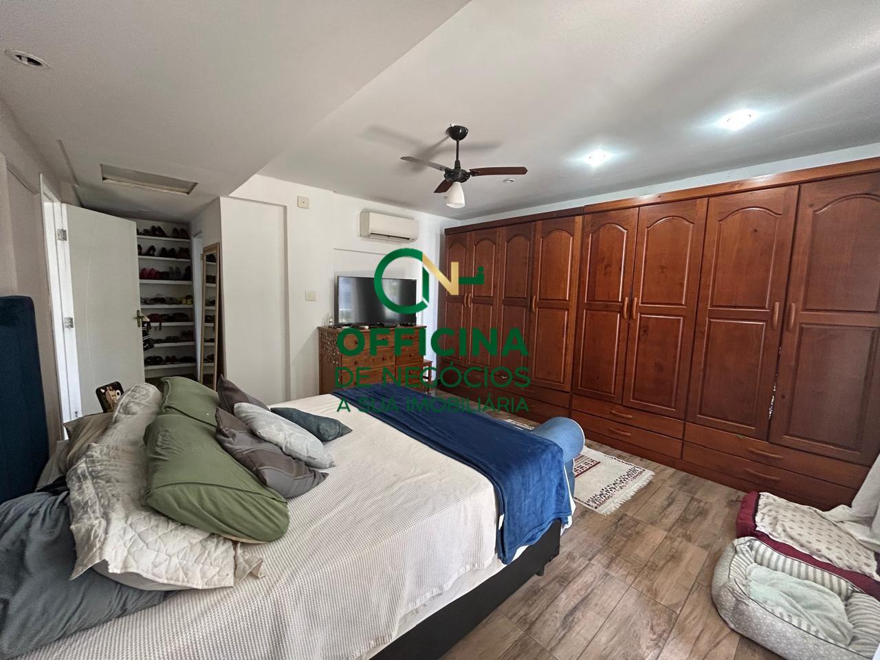 CASA ALTA à venda no ILHA PORCHAT: 