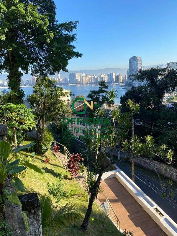 CASA ALTA à venda no ILHA PORCHAT: 