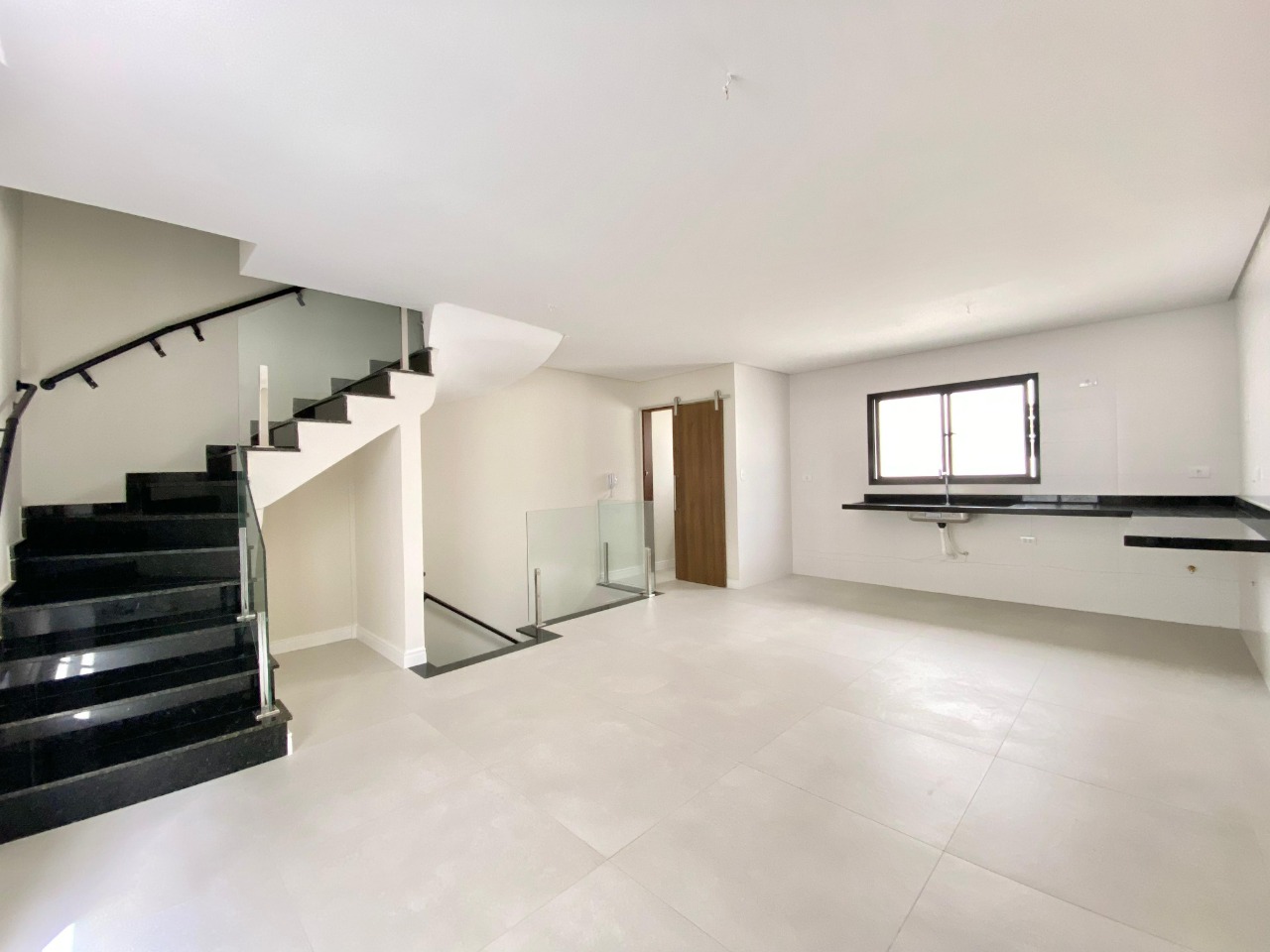 CASA à venda no PONTA DA PRAIA: Foto 08