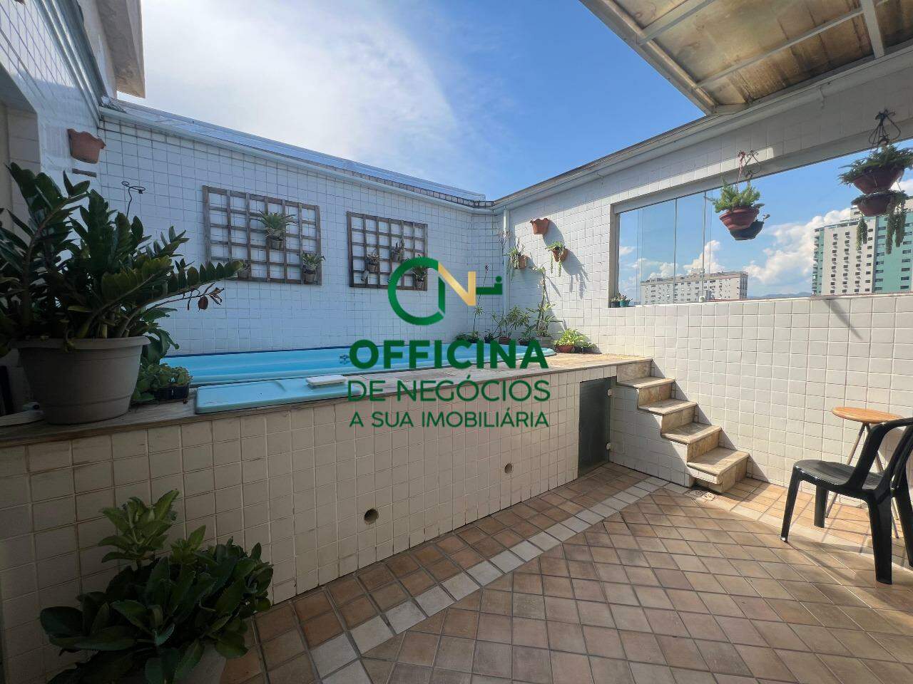APARTAMENTO DUPLEX à venda no EMBARÉ: 