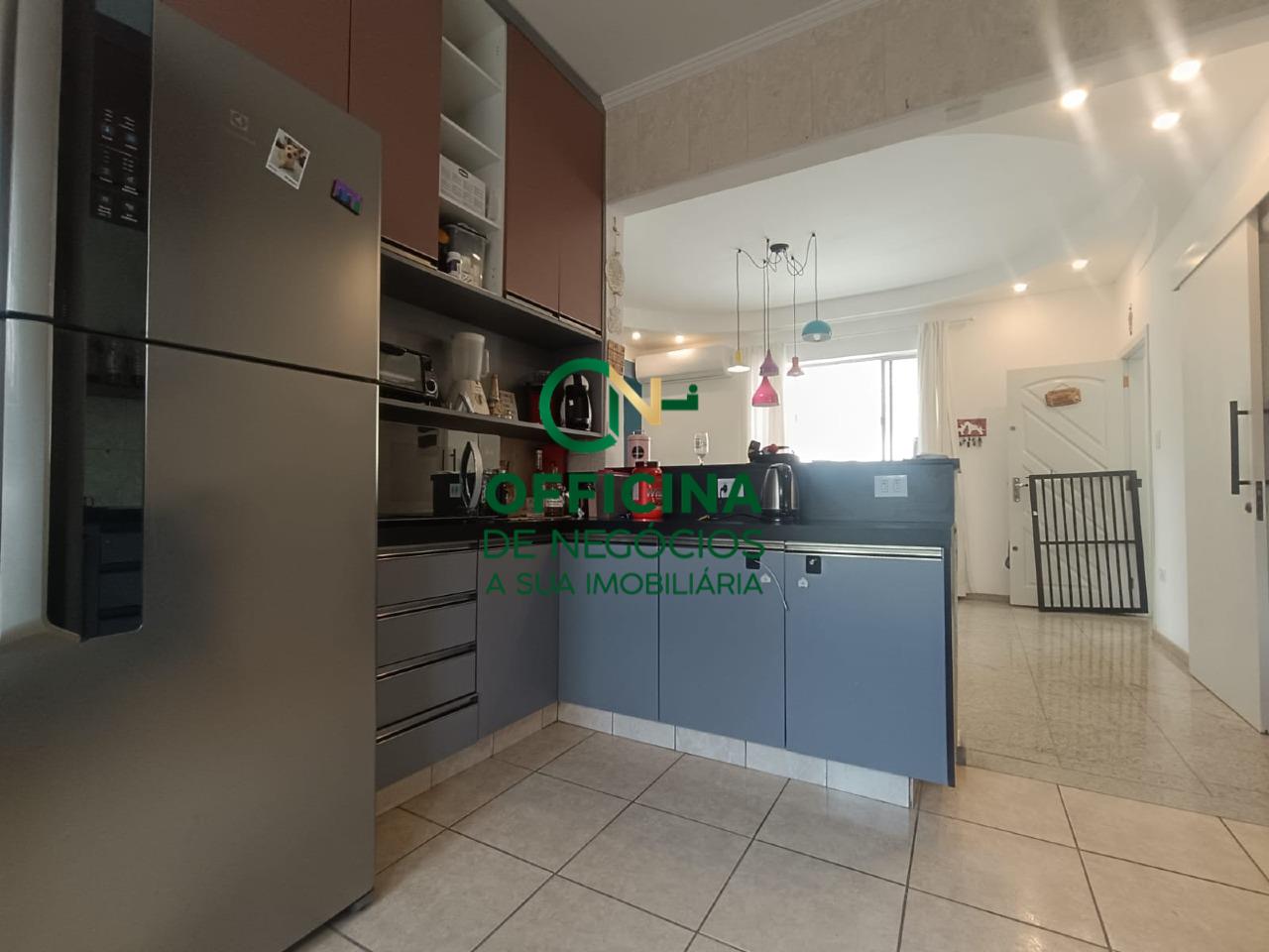 CASA SOBREPOSTA à venda no GONZAGA: 