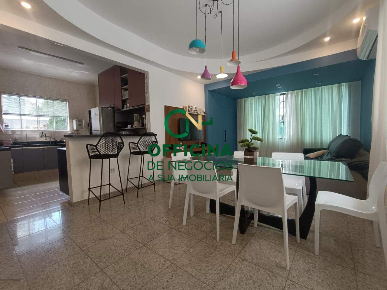 CASA SOBREPOSTA à venda no GONZAGA: 