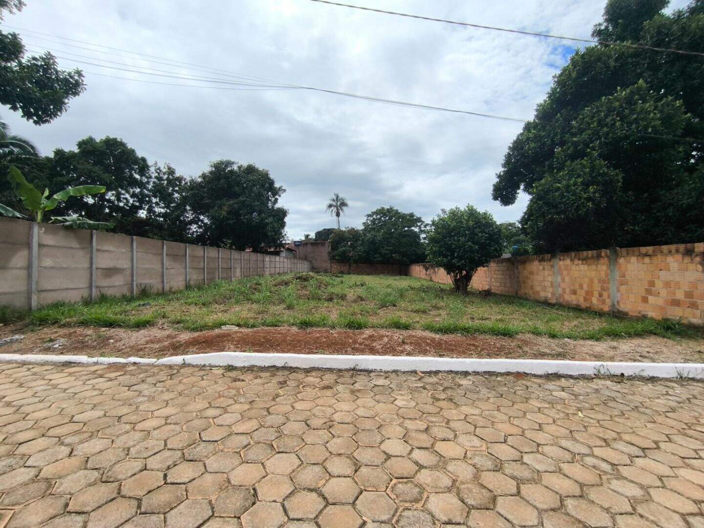 Terreno à venda no Residencial Itaipu: 