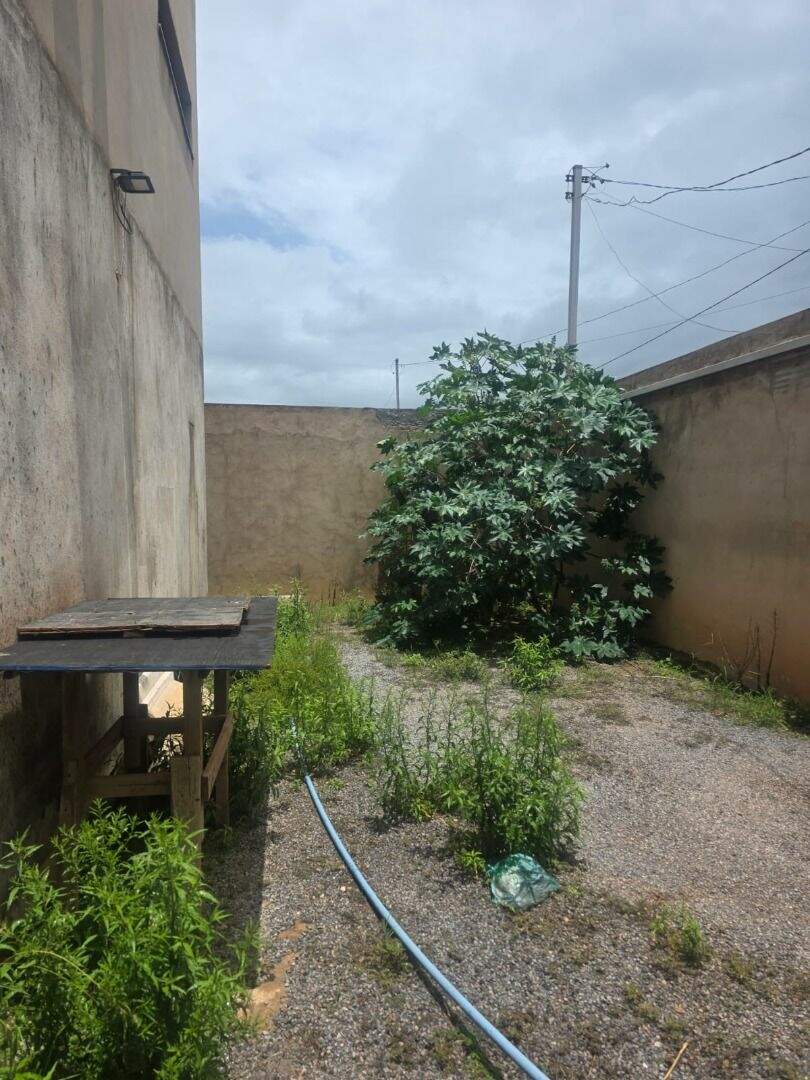 Sobrado à venda no Residencial Morro da Cruz (São Sebastião): 