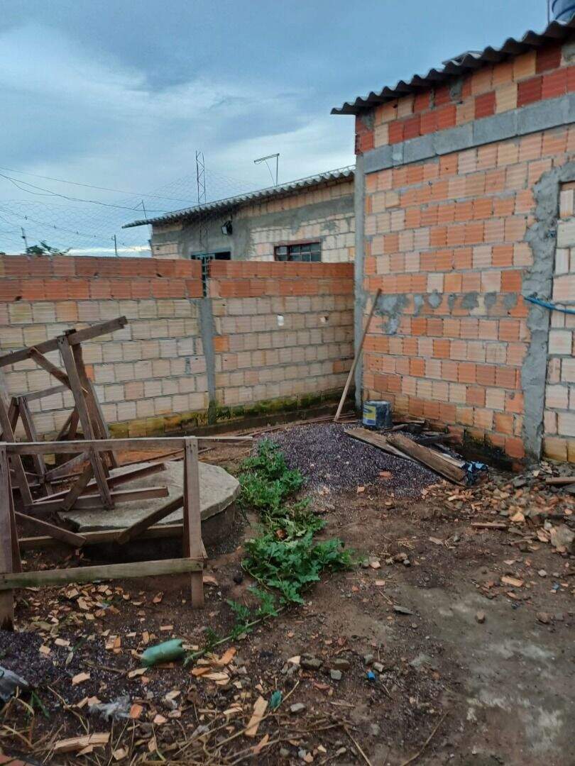 Casa à venda no Bonsucesso: 