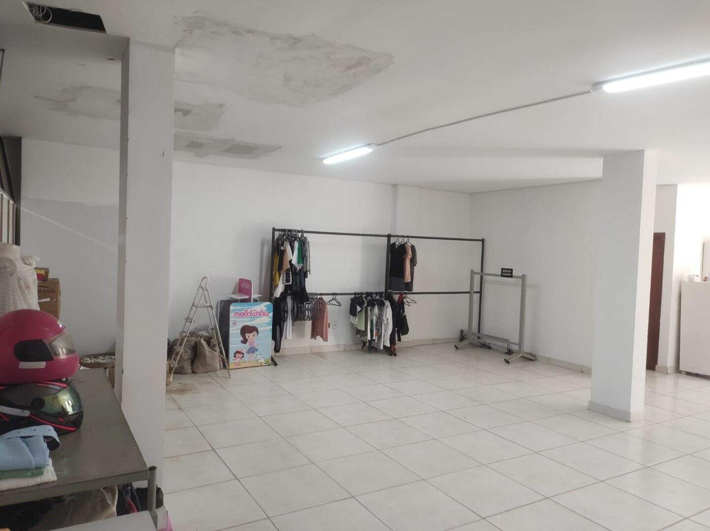 Casa comercial à venda no Centro: 