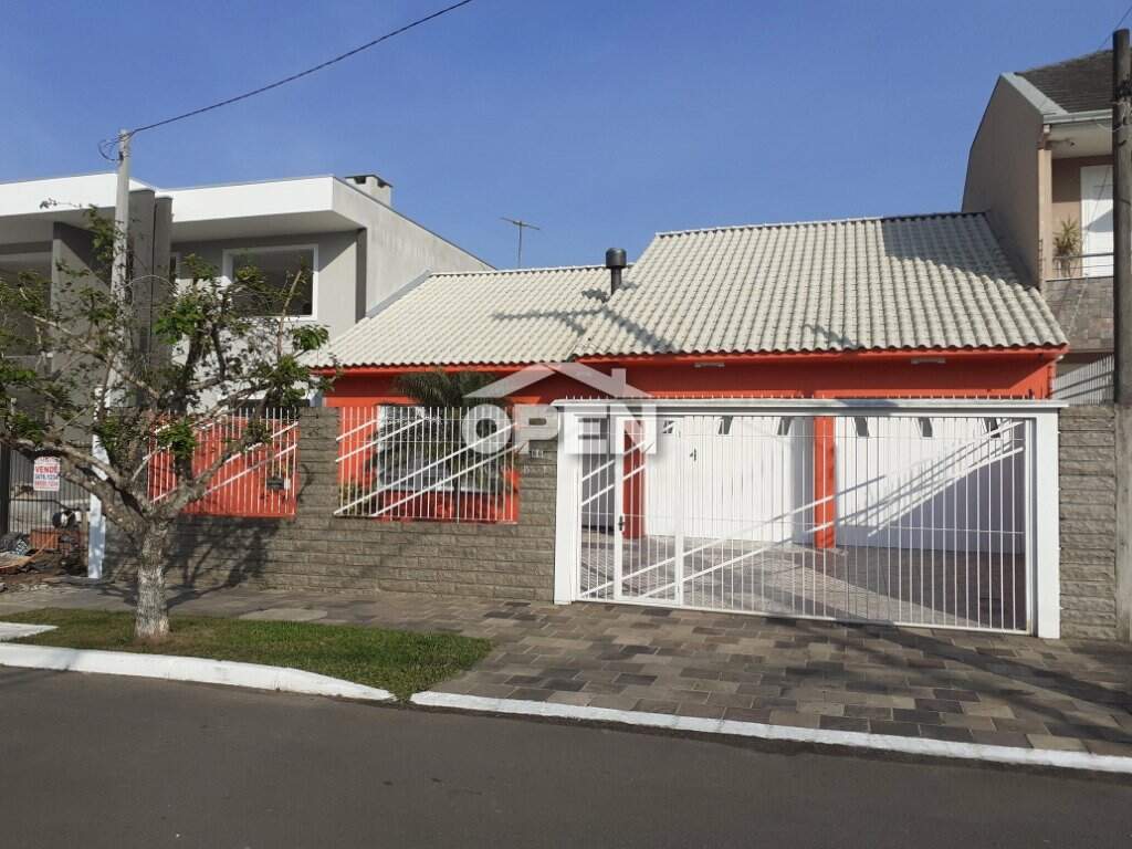 Casa com 110m², 2 dormitórios, 1 suíte, 2 vagas no bairro Moinhos de Vento em Canoas para Comprar