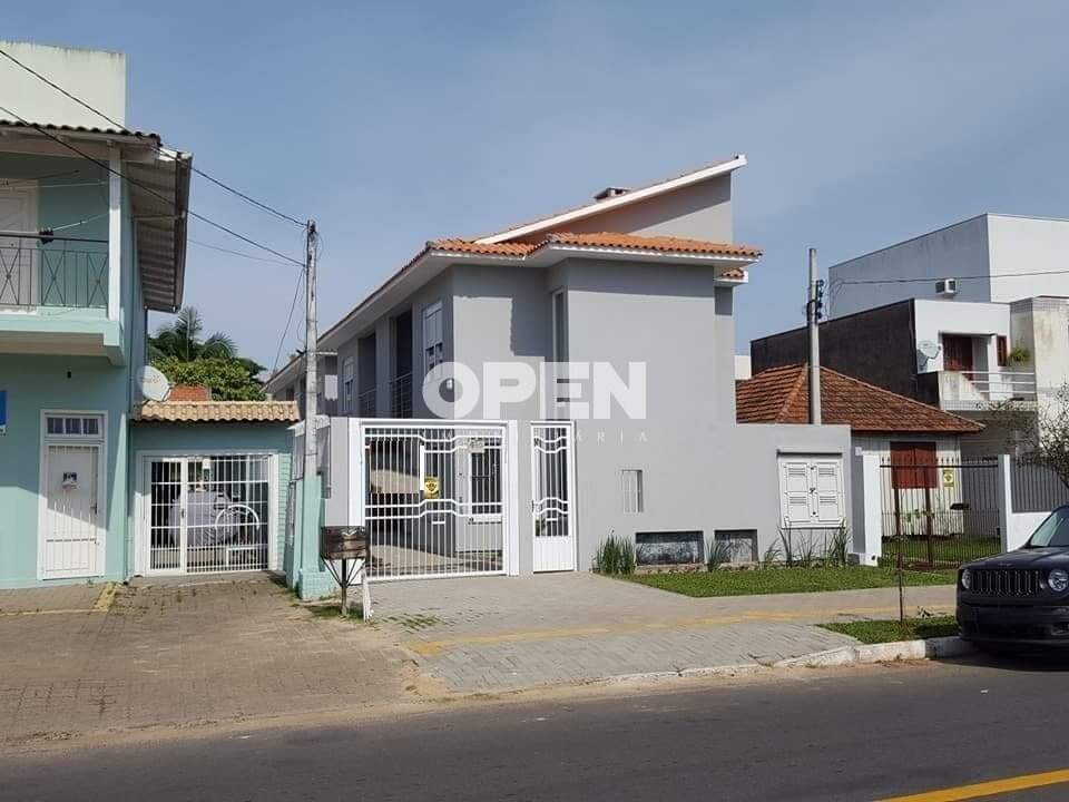 Sobrado com 89m², 2 dormitórios, 1 suíte, 1 vaga no bairro Centro em Canoas para Comprar