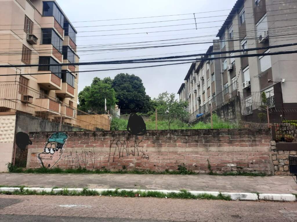 Terreno com 420m² no bairro Nossa Senhora das Graças em Canoas para Comprar