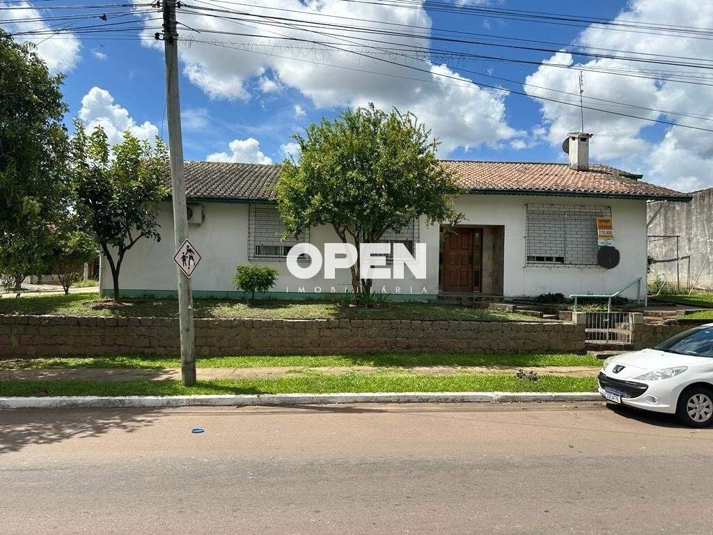 Casa com 344m², 3 dormitórios, 1 vaga no bairro Estância Velha em Canoas para Comprar