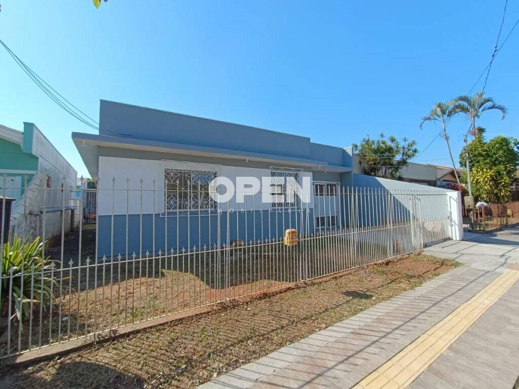 Casa com 320m², 3 dormitórios, 2 vagas no bairro Estância Velha em Canoas para Alugar