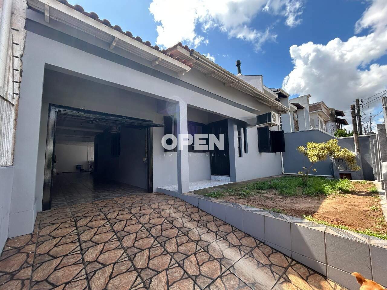 Casa com 121m², 3 dormitórios, 3 vagas no bairro Igara em Canoas para Comprar