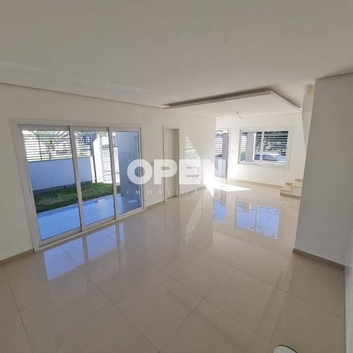 Sobrado com 108m², 3 dormitórios, 1 suíte no bairro Mont Serrat em Canoas para Comprar