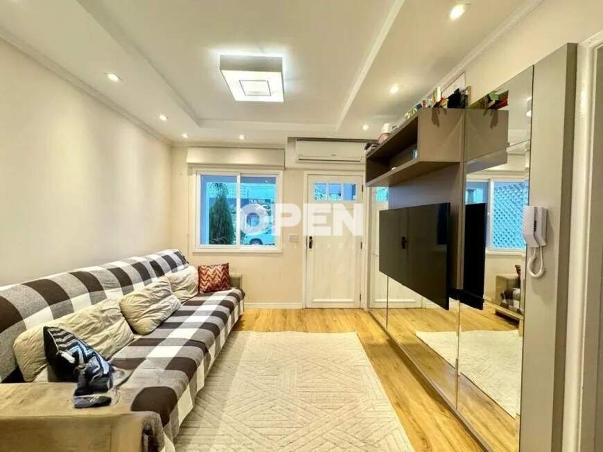 Casa em Condomínio  com 72m², 3 dormitórios, 1 suíte, 2 vagas, Valparaiso em Canoas para Comprar