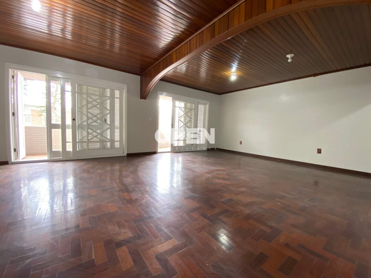 Apartamento com 180m², 3 dormitórios, 1 suíte, 2 vagas no bairro Harmonia em Canoas para Alugar