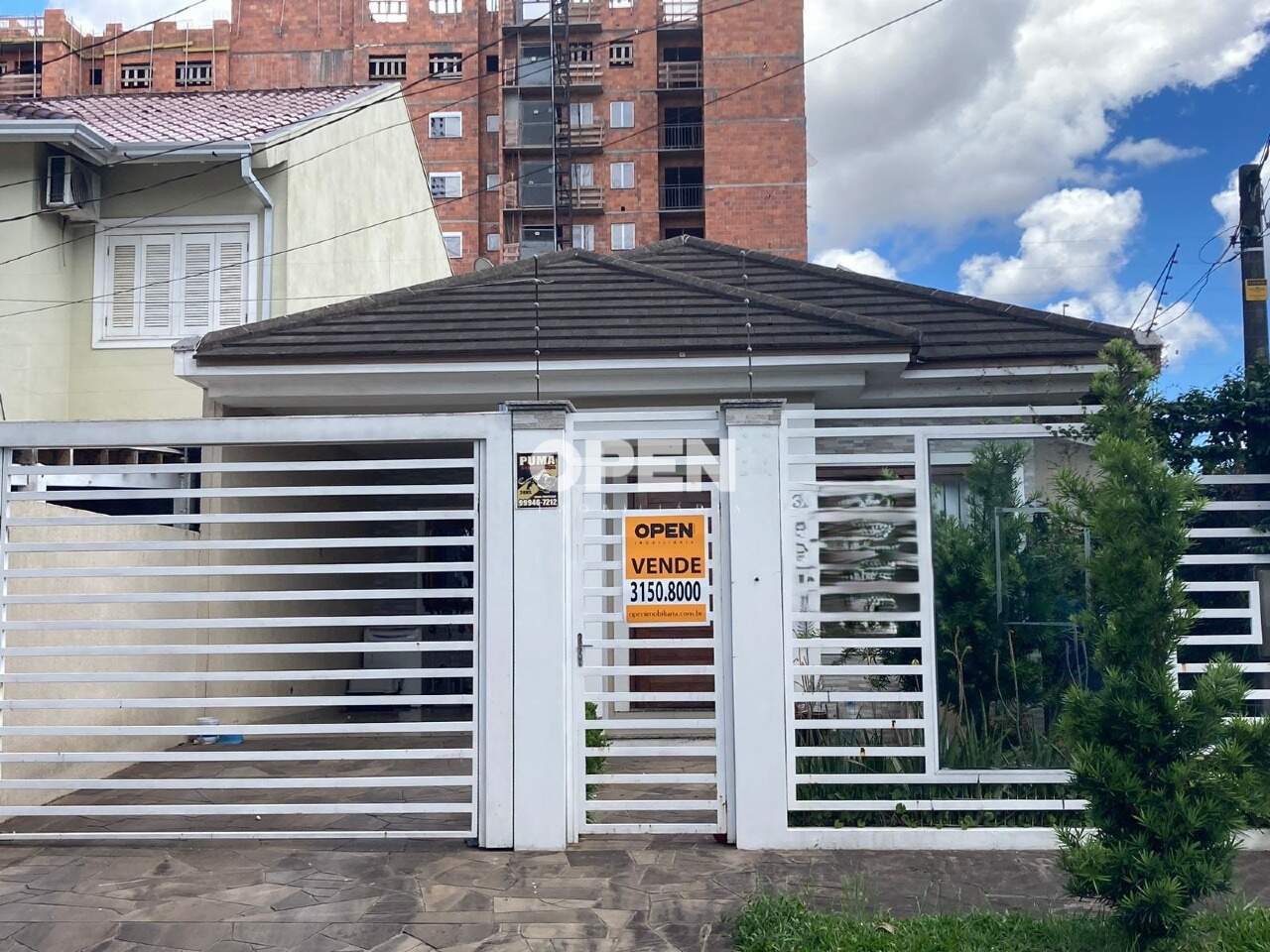 Casa com 113m², 3 dormitórios, 1 suíte, 2 vagas no bairro Igara em Canoas para Comprar