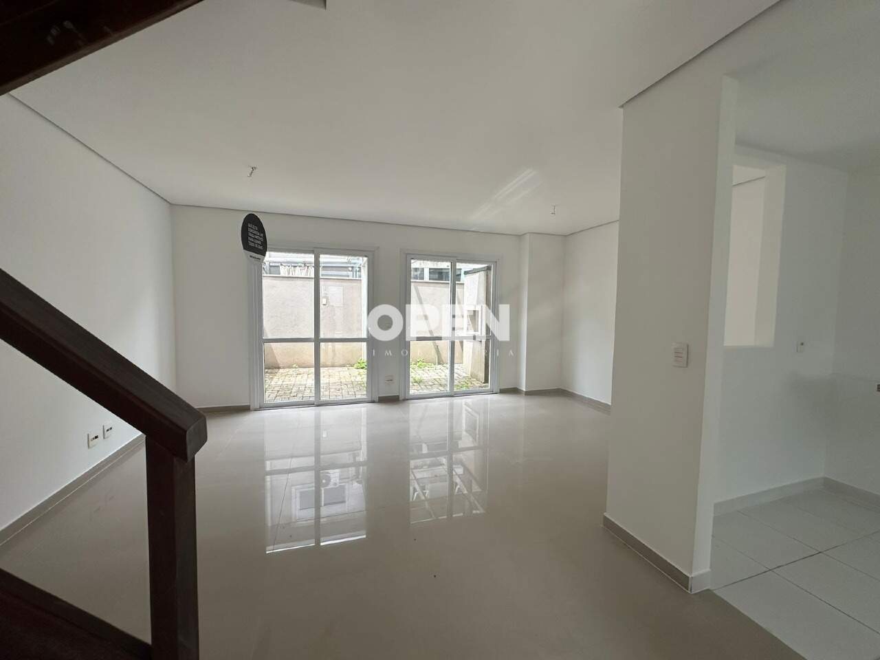 Casa em Condomínio  com 156m², 3 dormitórios, 1 suíte, 2 vagas, VIDA VIVA CLUBE CENTRO em Canoas para Comprar