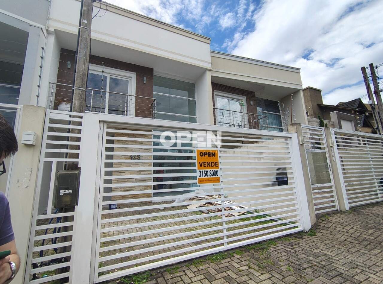 Sobrado com 120m², 3 dormitórios, 1 suíte no bairro Bela Vista em Canoas para Comprar