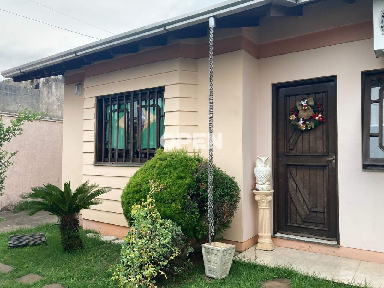 Casa com 120m², 2 dormitórios, 2 vagas no bairro Igara em Canoas para Comprar