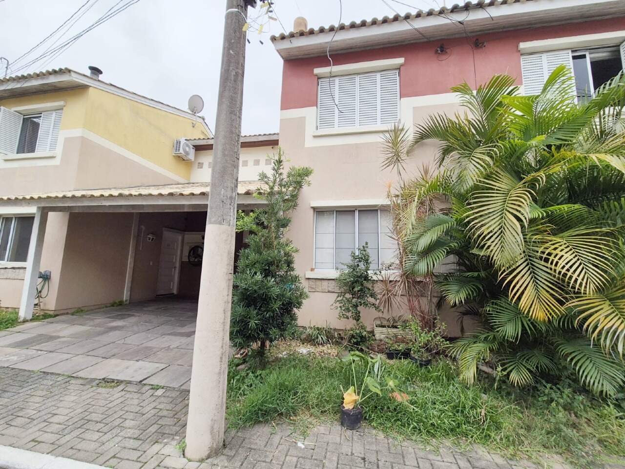 Casa em Condomínio  com 98m², 4 dormitórios, 2 vagas, Las Piedras em Canoas para Comprar