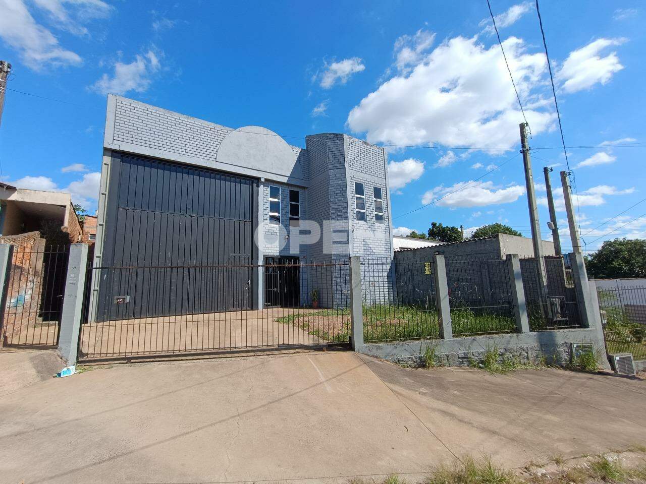 Pavilhão com 304m², 2 vagas no bairro Olaria em Canoas para Comprar