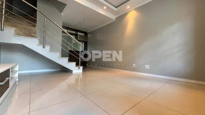 Sobrado com 69m², 2 dormitórios, 2 vagas no bairro Sao Jose em Canoas para Comprar
