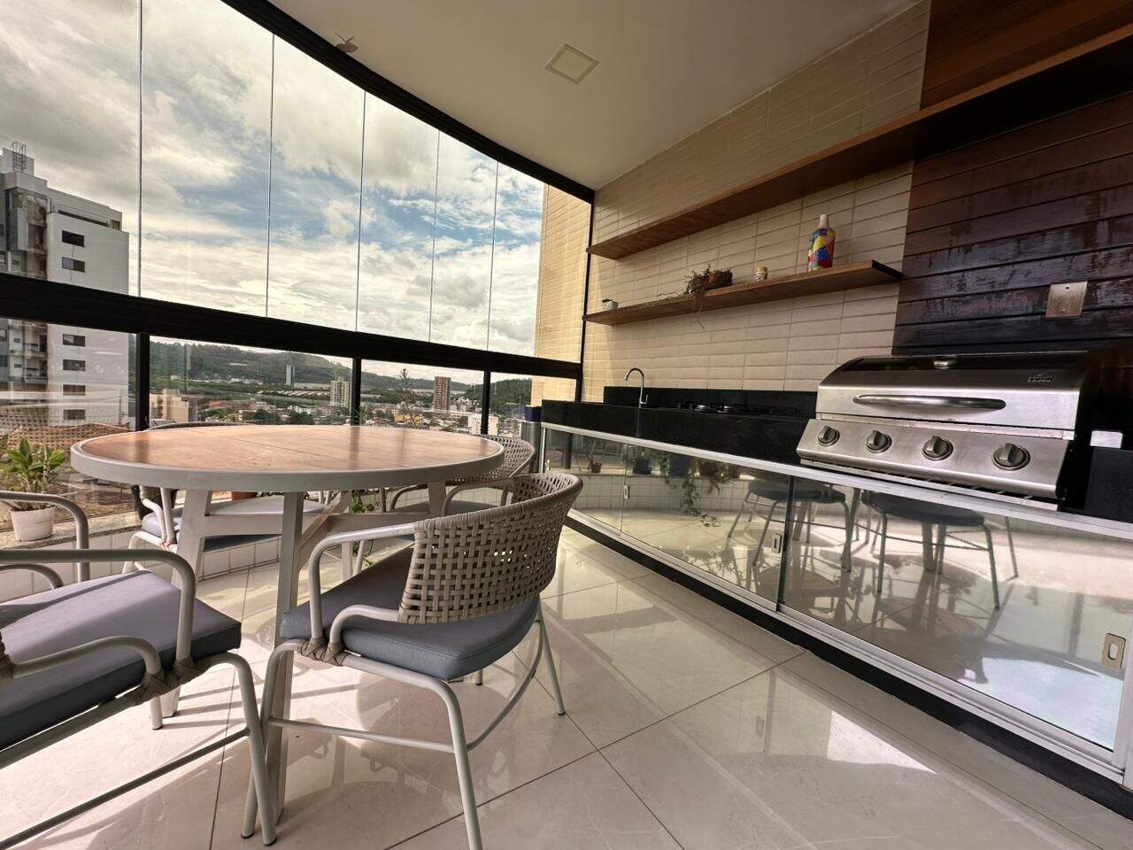 Apartamento à venda no Imbaúbas: 