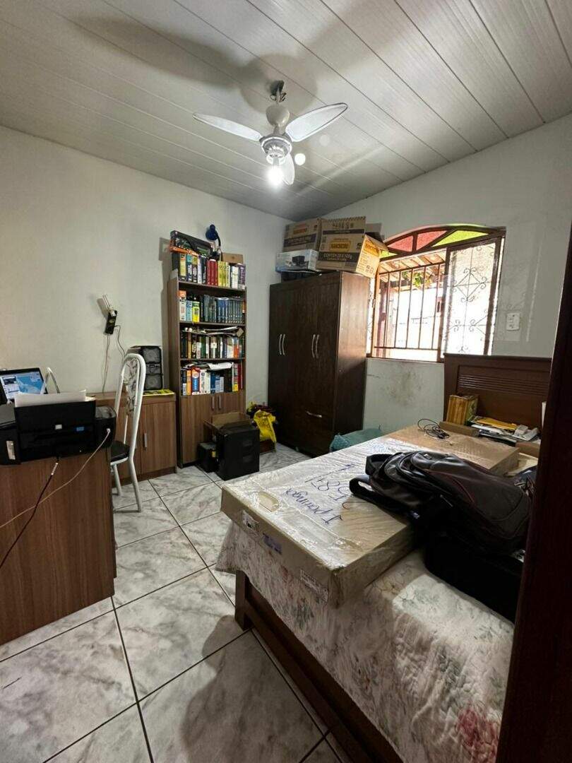 Casa à venda no Cariru: 