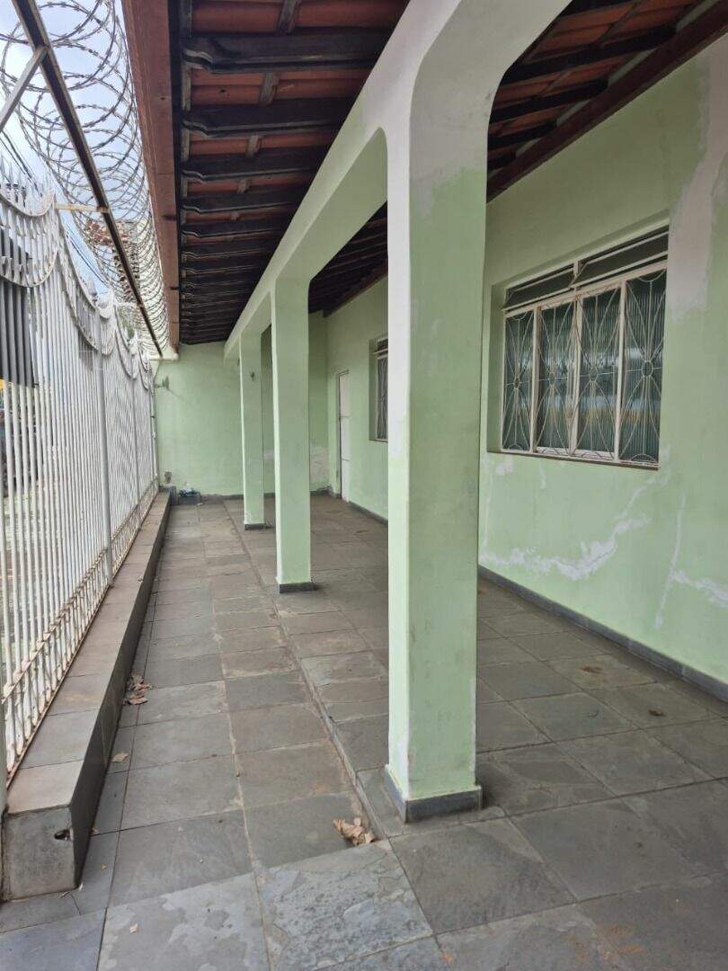 Casa à venda no Iguaçu: 
