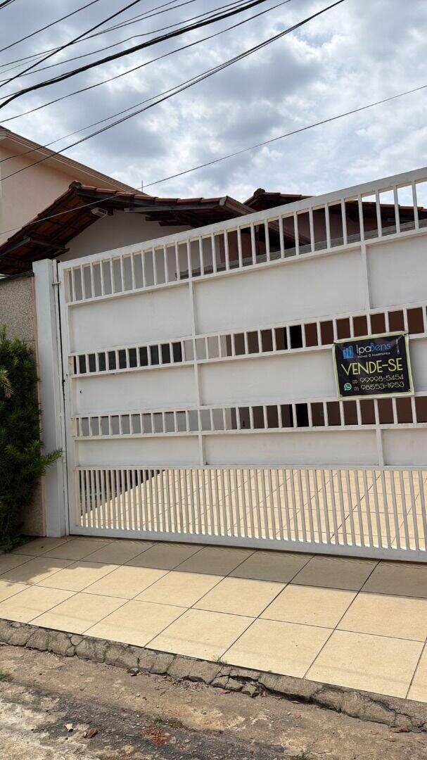 Casa à venda no Cariru: 