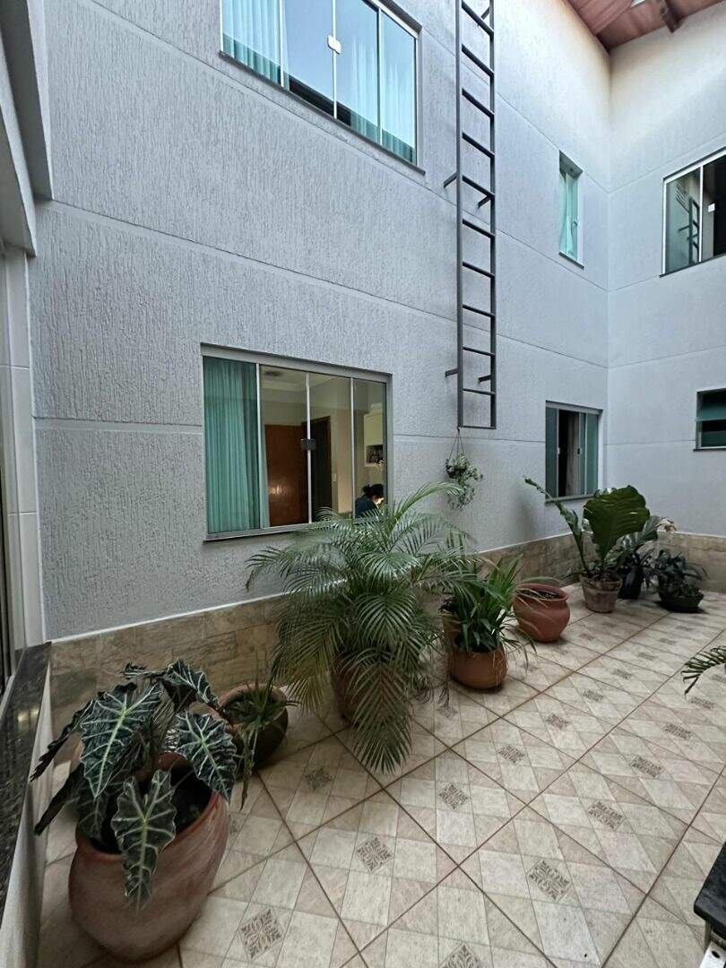 Casa à venda no Imbaúbas: 