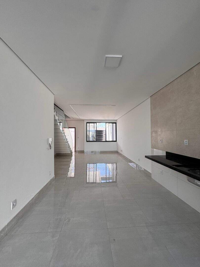 Casa à venda no Santana Do Paraiso: 
