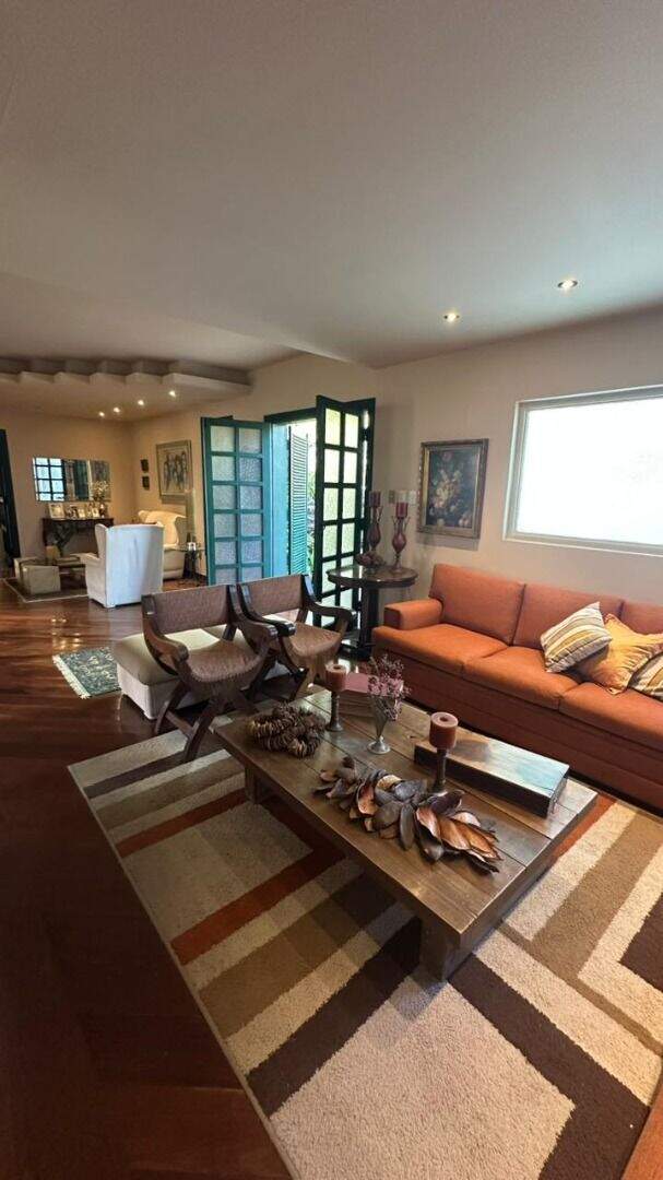 Casa à venda no Cariru: 