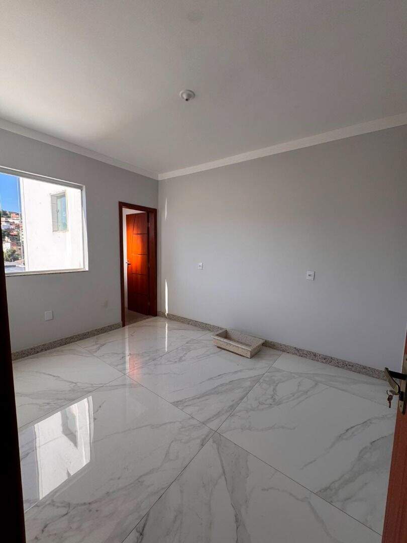 Cobertura à venda no Caravelas: 