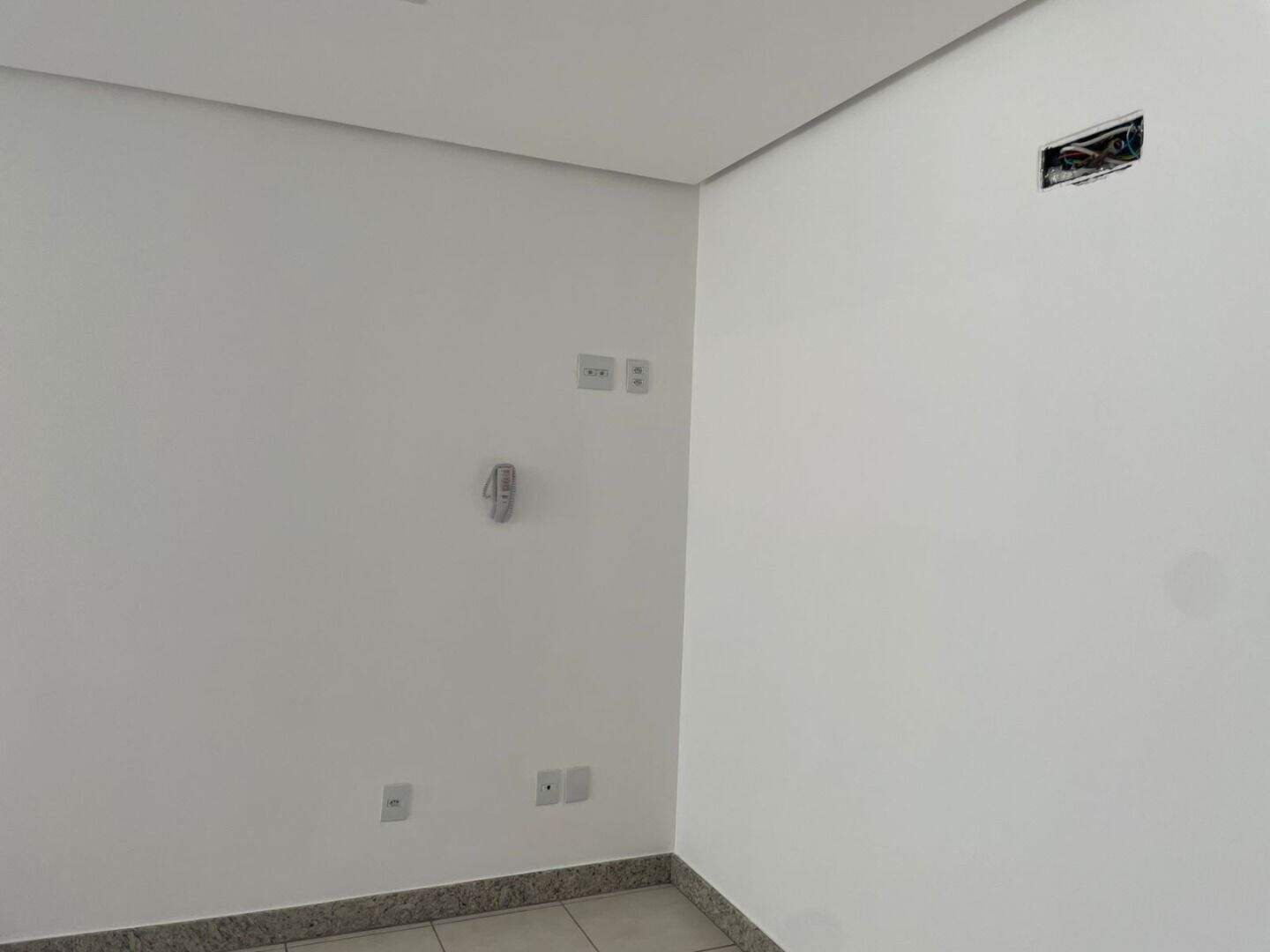 Sala à venda no Horto: 