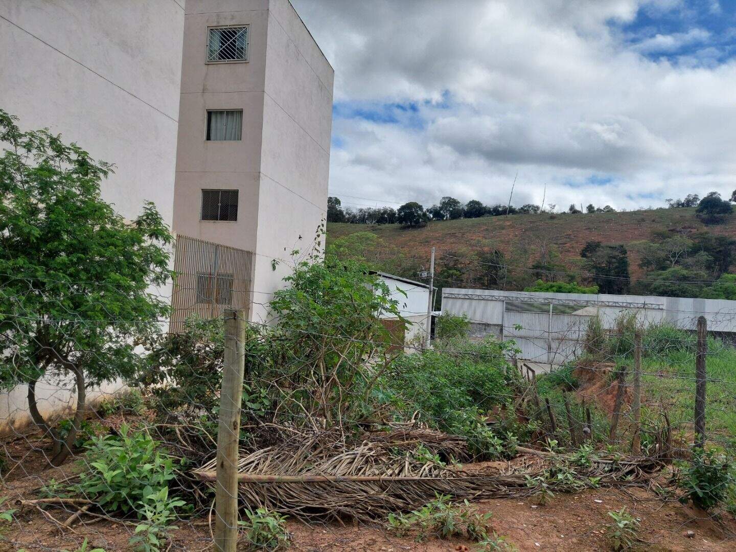 Terreno à venda no Santana Do Paraiso: 