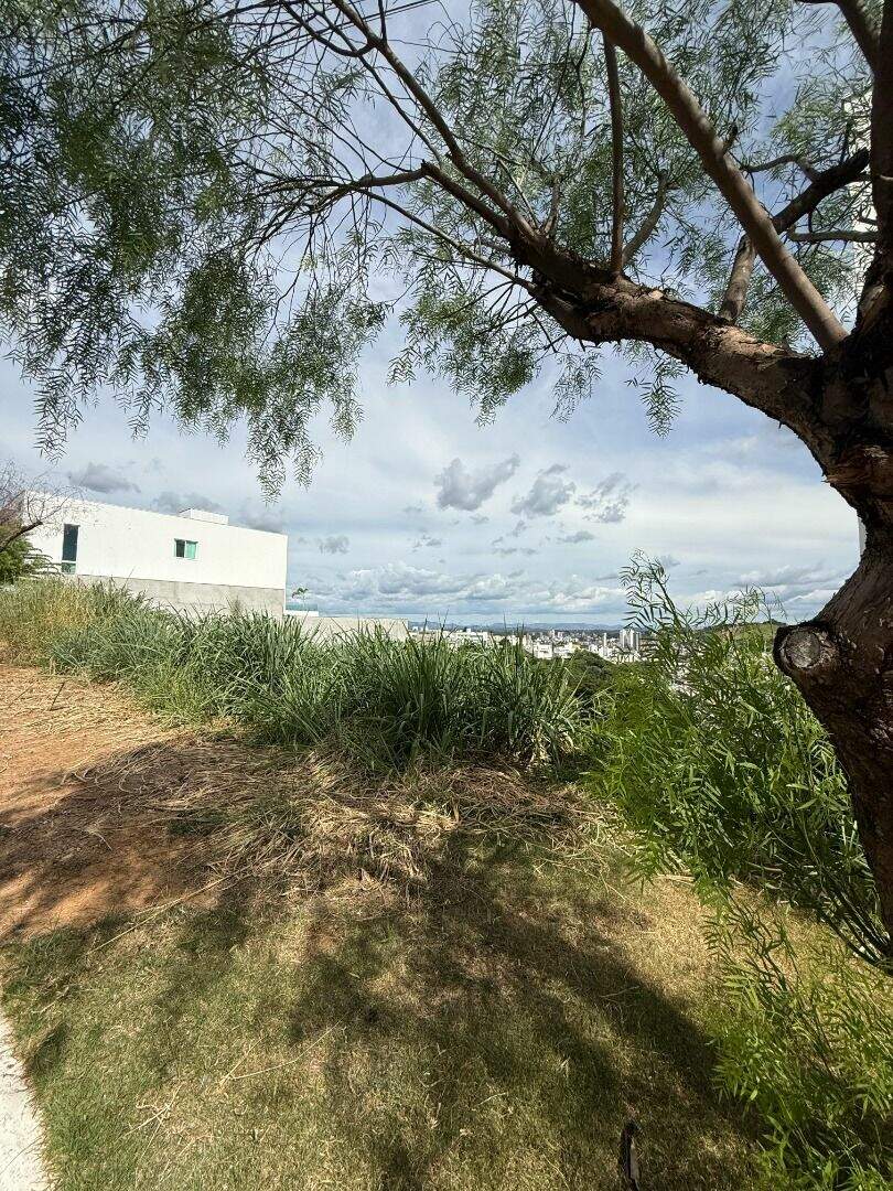 Terreno à venda no Cidade Nobre: 