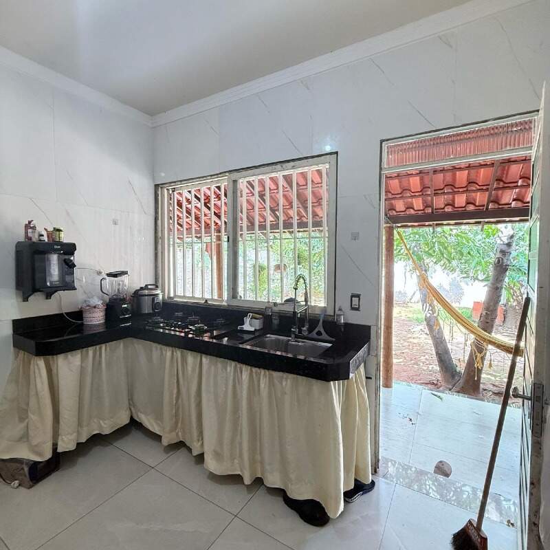 Casa à venda no Limoeiro: 