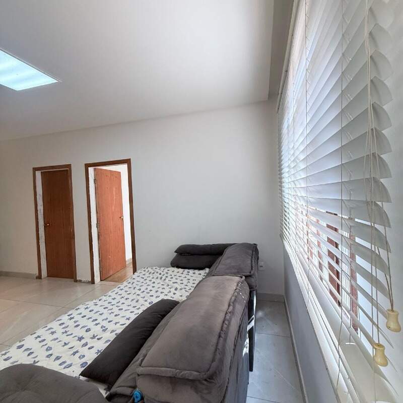 Casa à venda no Limoeiro: 
