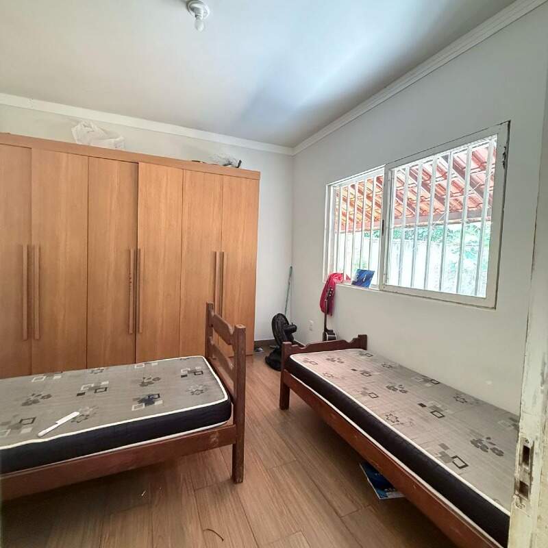 Casa à venda no Limoeiro: 