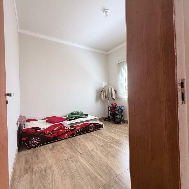Casa à venda no Limoeiro: 
