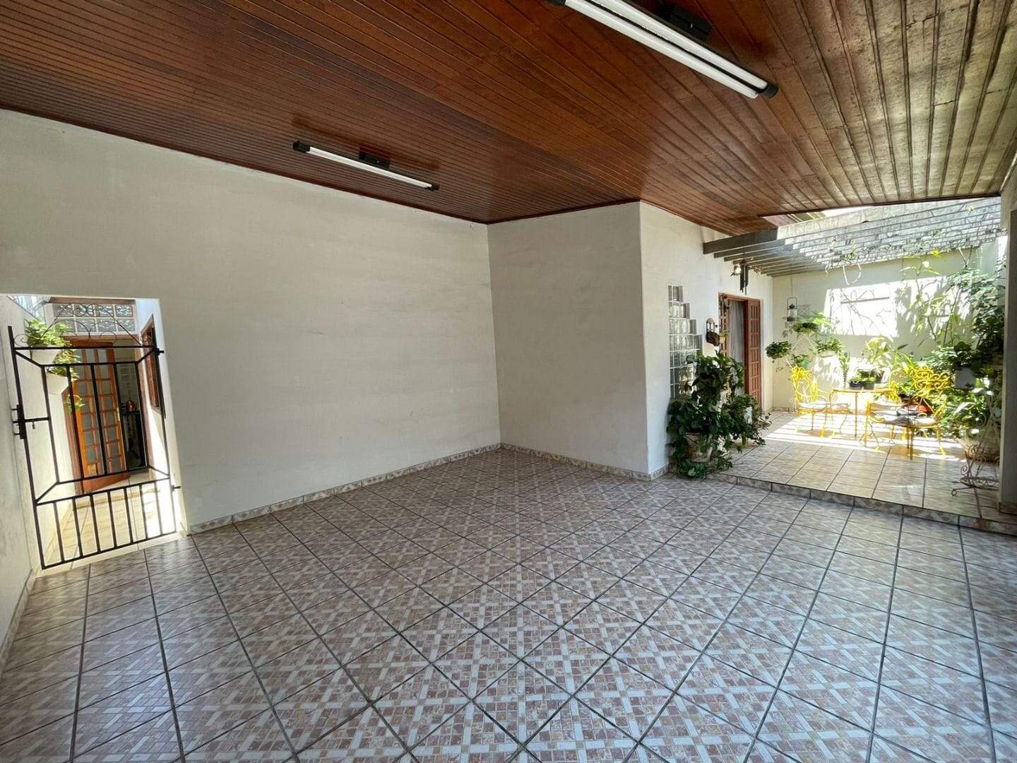 Casa à venda no Centro: casa-com-3-dormitorios-a-venda-280-m-por-r-869-000-00-centro-santa-barbara-d-oeste-sp1732655234127sndog.jpg
