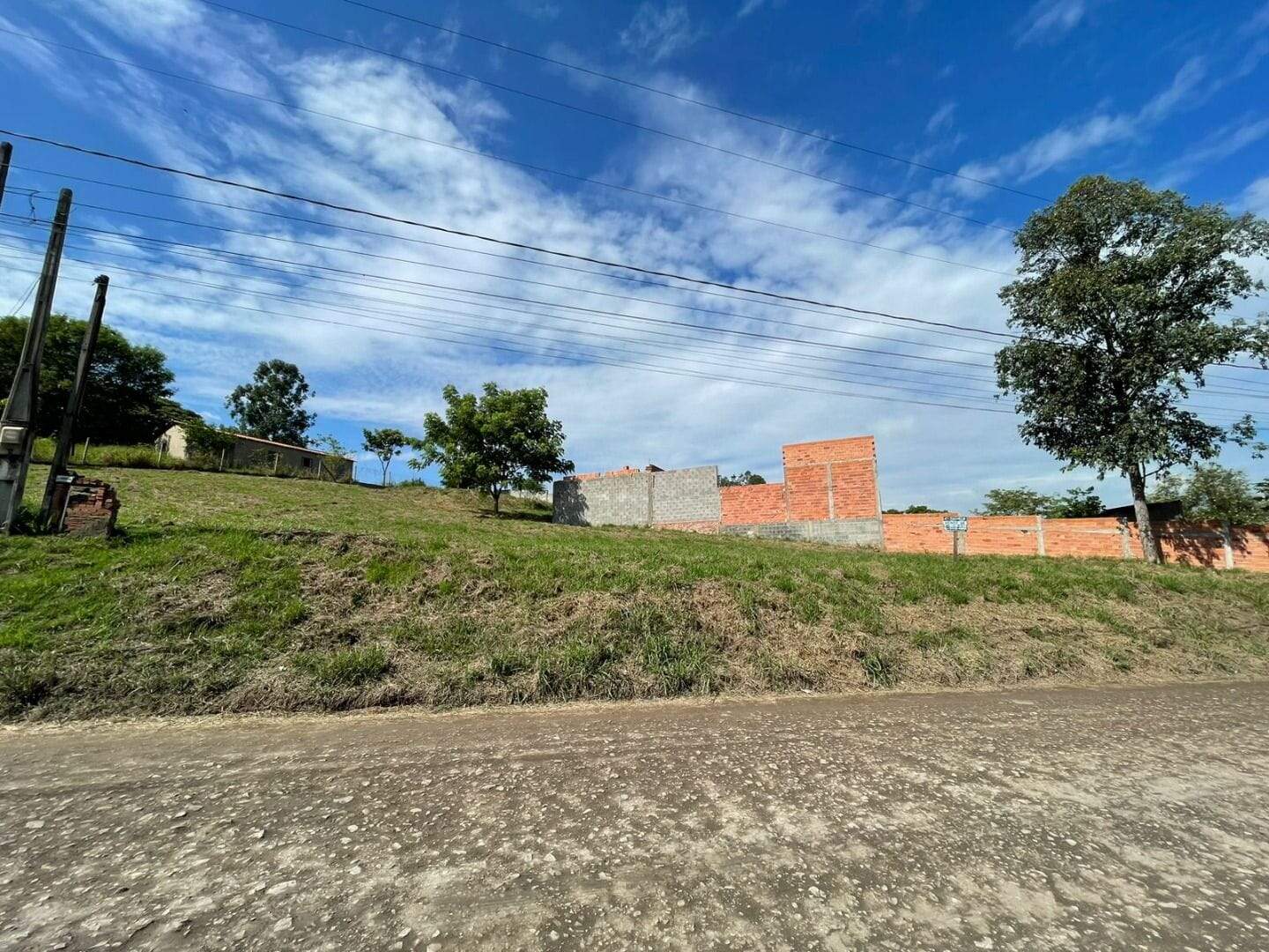Chácara à venda no Colinas de Santa Izabel: chacara-com-1-dormitorio-a-venda-1000-m-por-r-180-000-colinas-de-santa-izabel-piracicaba-sp1732654900278mvflz.jpg