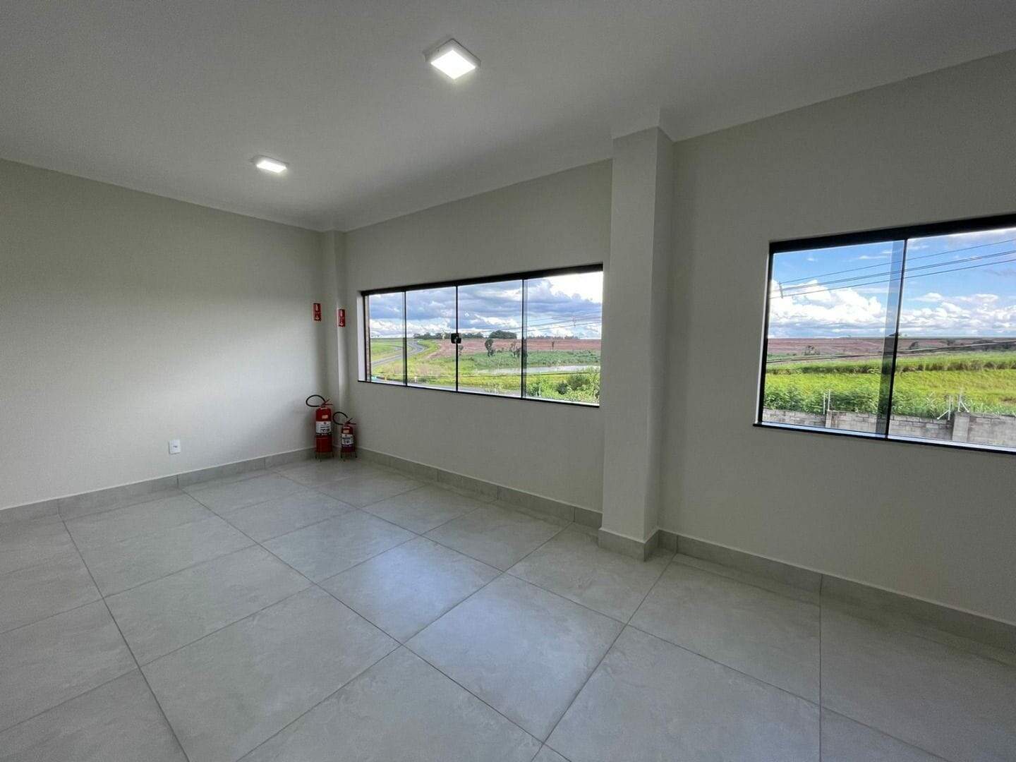 Loja para aluguel no Cintec: salao-1000-m-venda-por-r-2-500-000-00-ou-aluguel-por-r-14-000-00-mes-cintec-santa-barbara-d-oeste-sp1732655061594njljm.jpg
