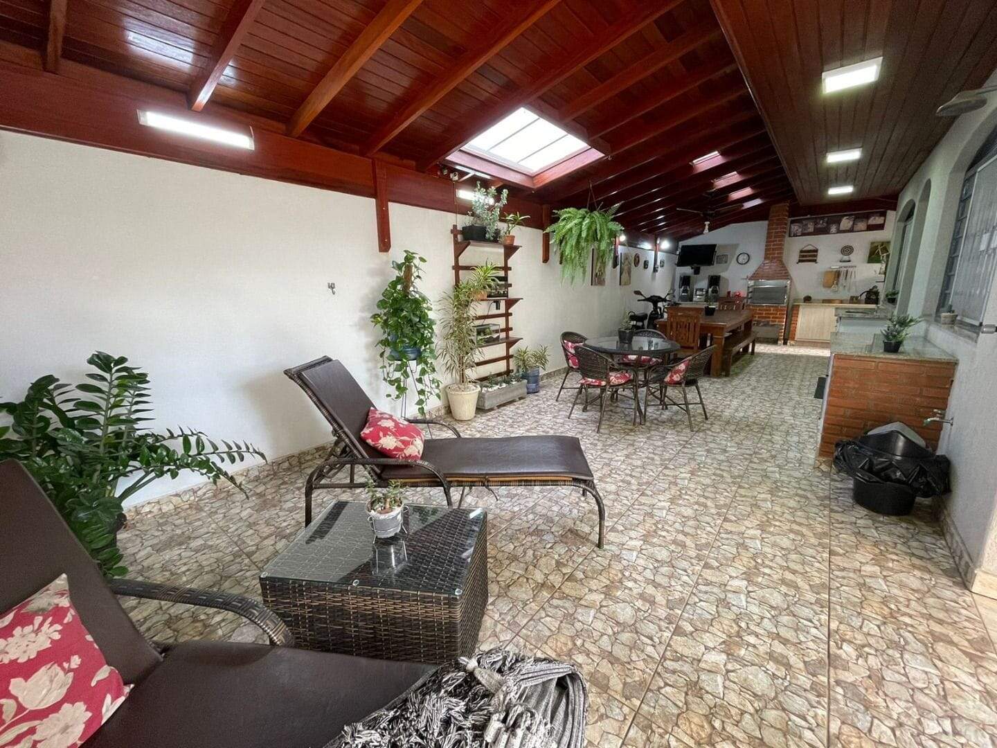 Sobrado à venda no Antônio Zanaga II: sobrado-com-3-dormitorios-a-venda-308-m-por-r-715-000-00-residencial-vale-das-nogueiras-americana-sp1732655052650ejast.jpg